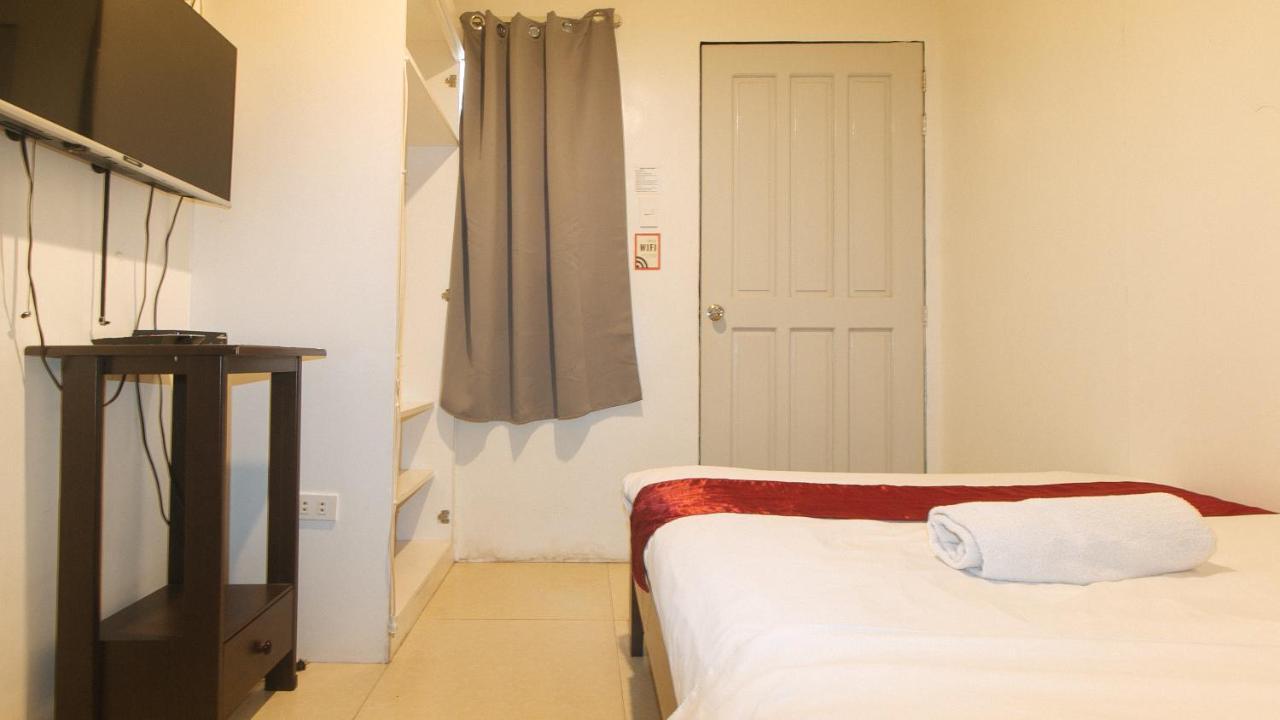 Nearest Hostel Pasay City By Reddoorz Exterior photo